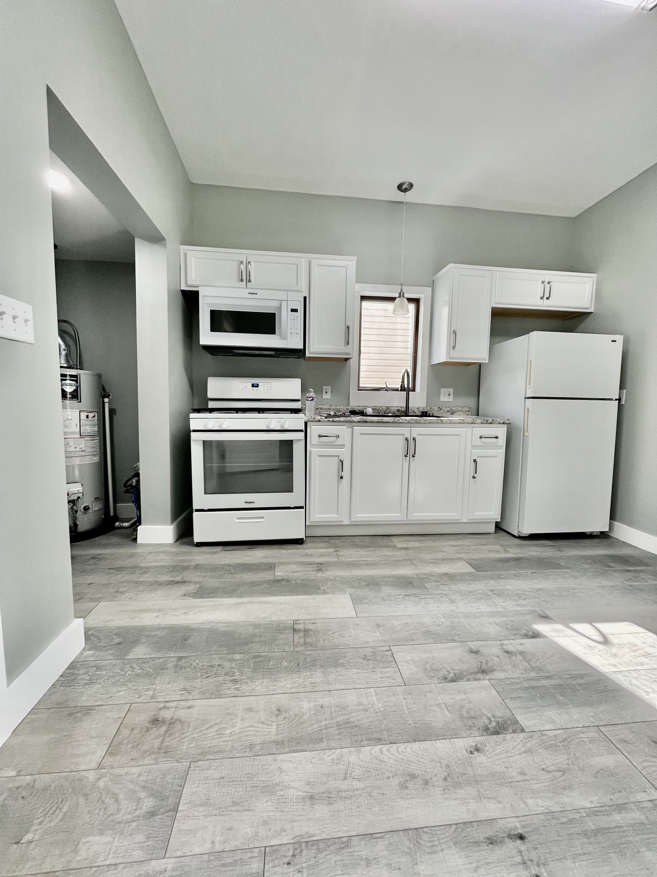 117 W Hemlock St – photo 2