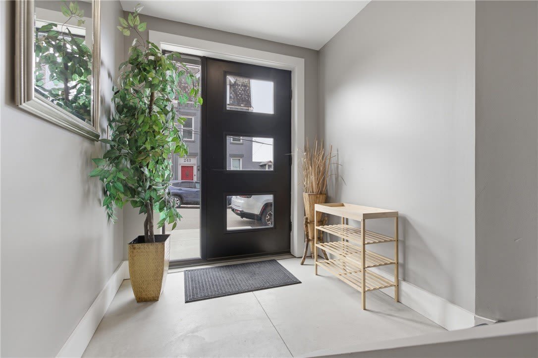 240 E Jefferson St – photo 4