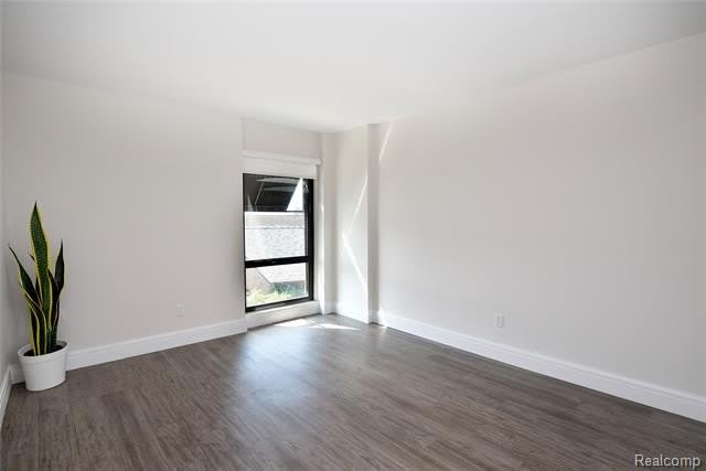 211 E Merrill Street – photo 3