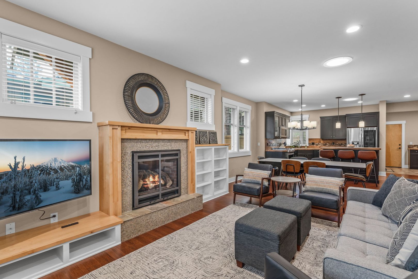 Grand Northwest Crossing Home Fully Furnished Monthly Rental Walk To Compass Park All Utilities Wifi And Landscaping Included In Rent – photo 4