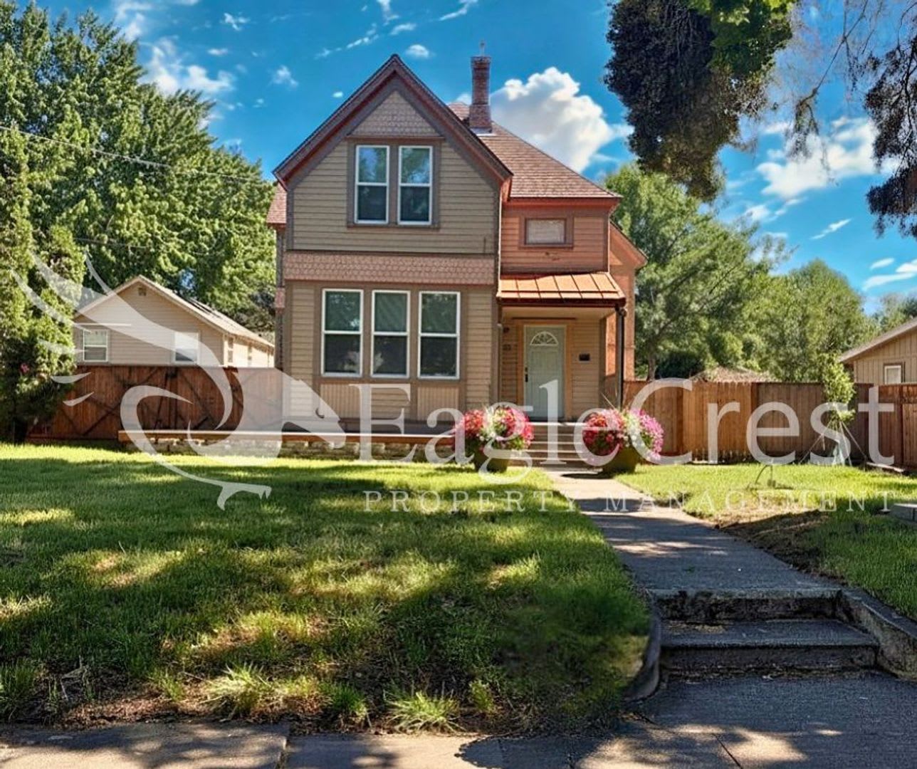 Charming Historic 4 Bedroom Home With Fenced Yard Chicken Coop – photo 2
