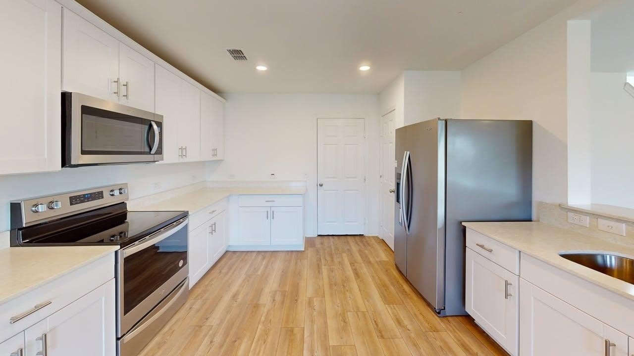 882 Breakwater Drive – photo 3