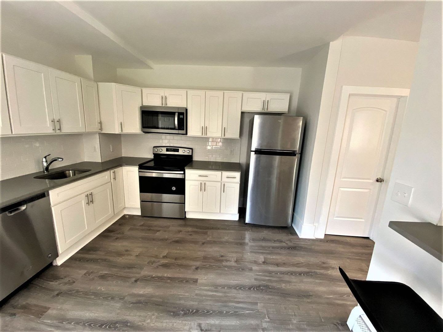 Brand New Renovated 5 Bedroom 2 Bathroom Home – photo 2