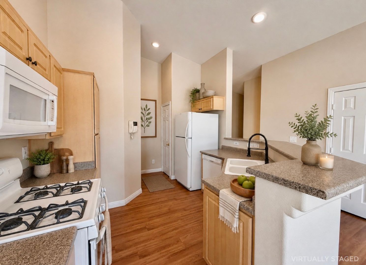 2 bedroom townhome with 1 car garage – photo 5