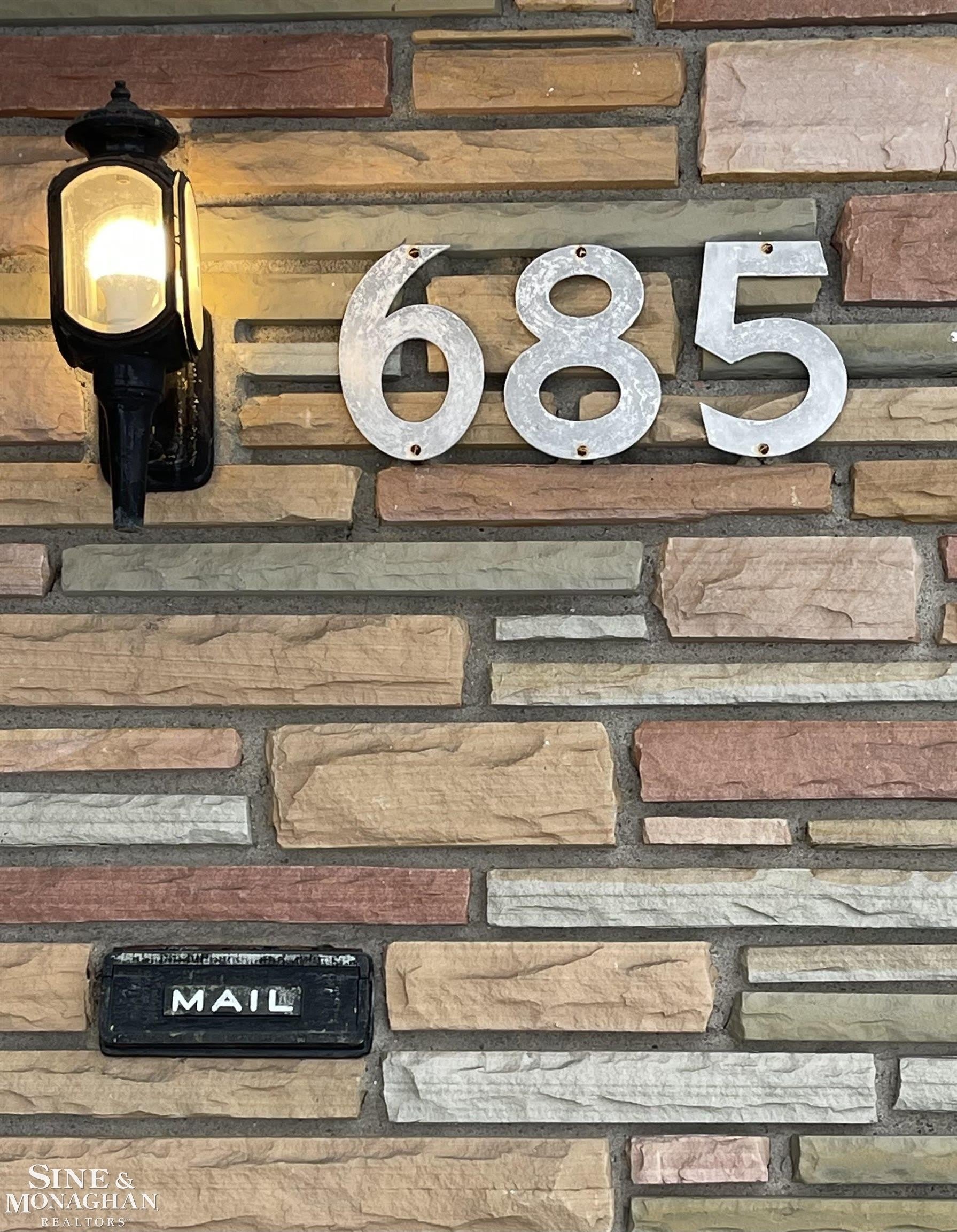 685 Bedford Lane – photo 1