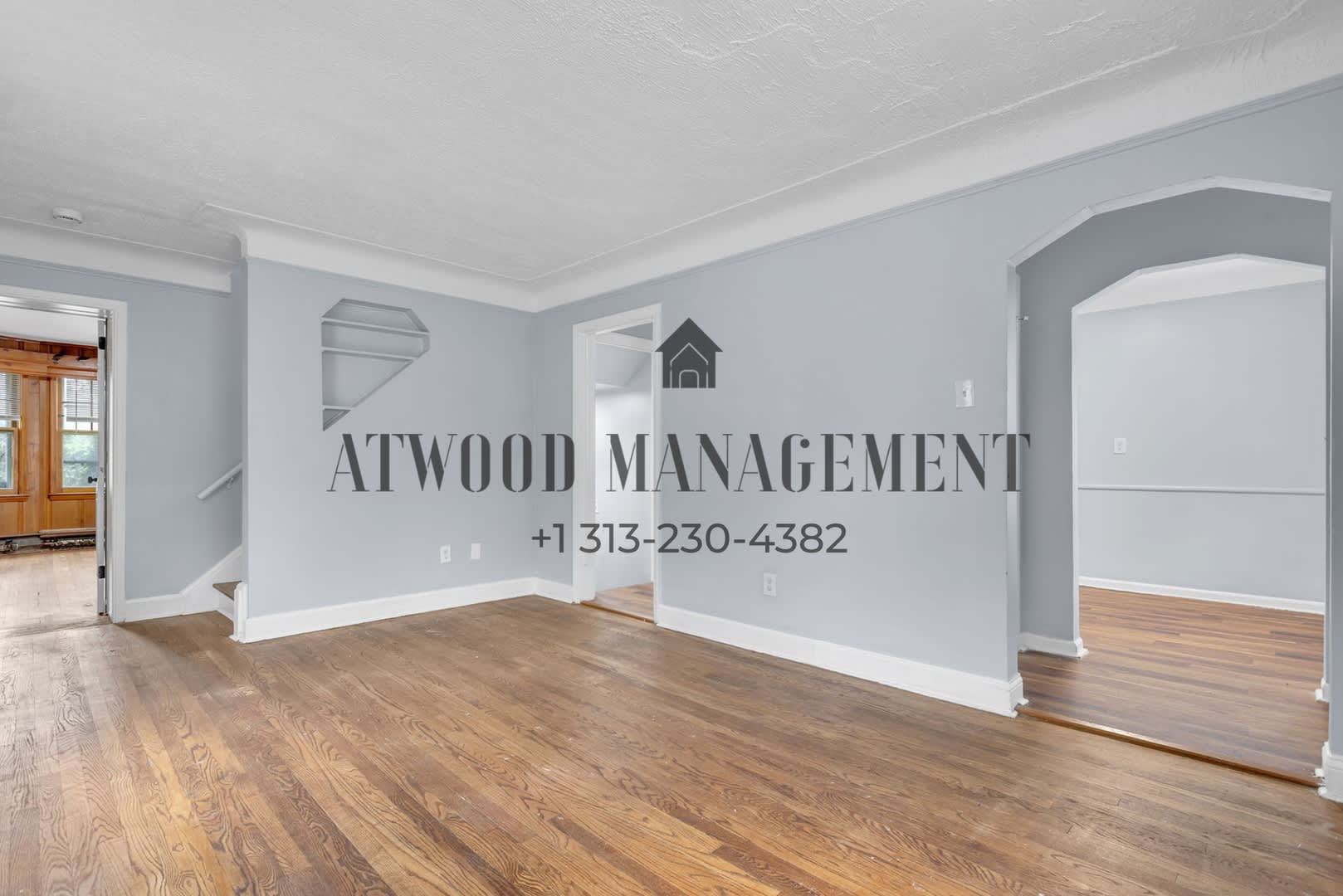 This beautifully updated 3-bedroom, 2-bath single-family home is ready for move-in! – photo 4