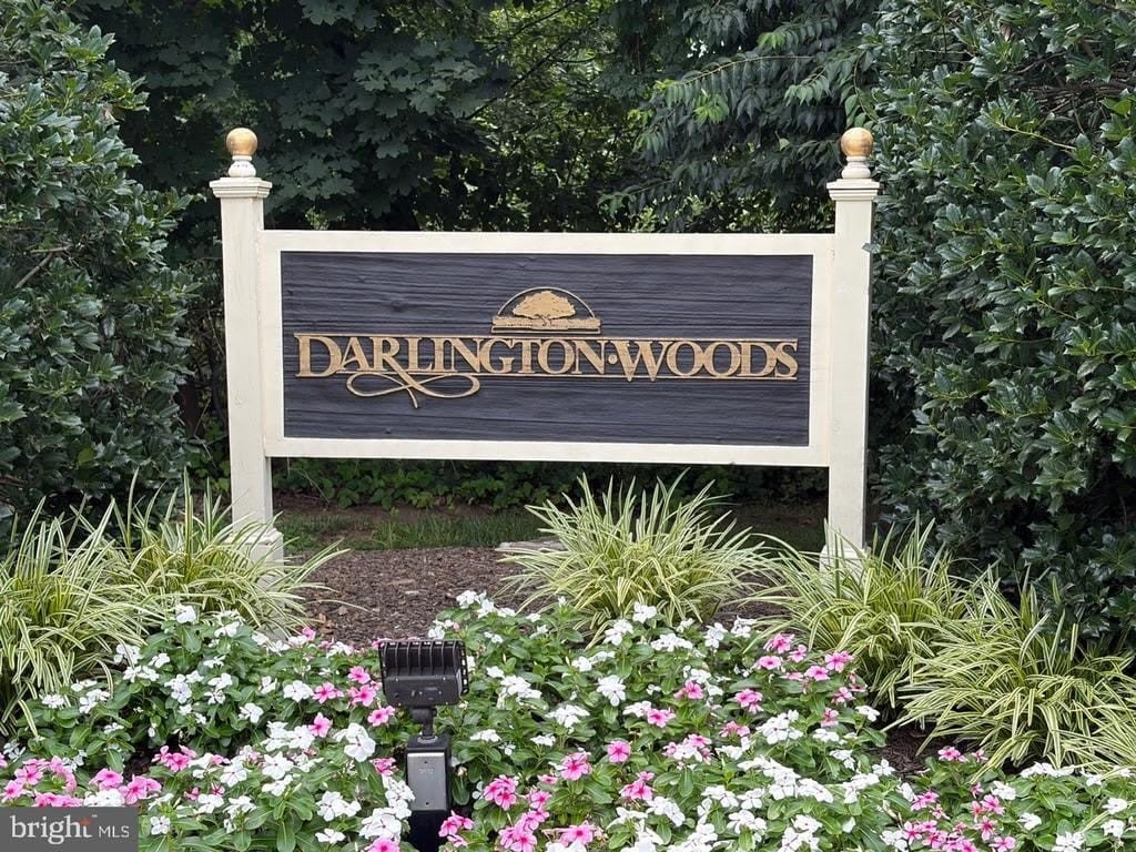 335 DANBURY COURT – photo 2