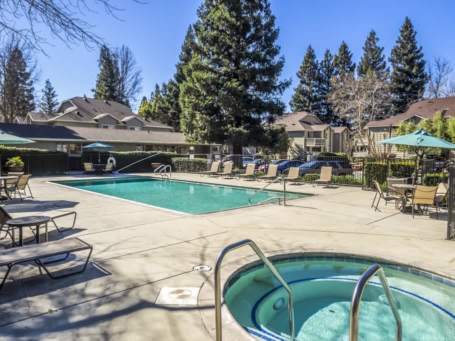 River Terrace Apartment Homes – photo 1