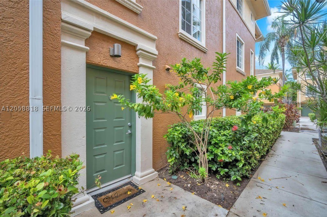 2845 NE 185th St – photo 2