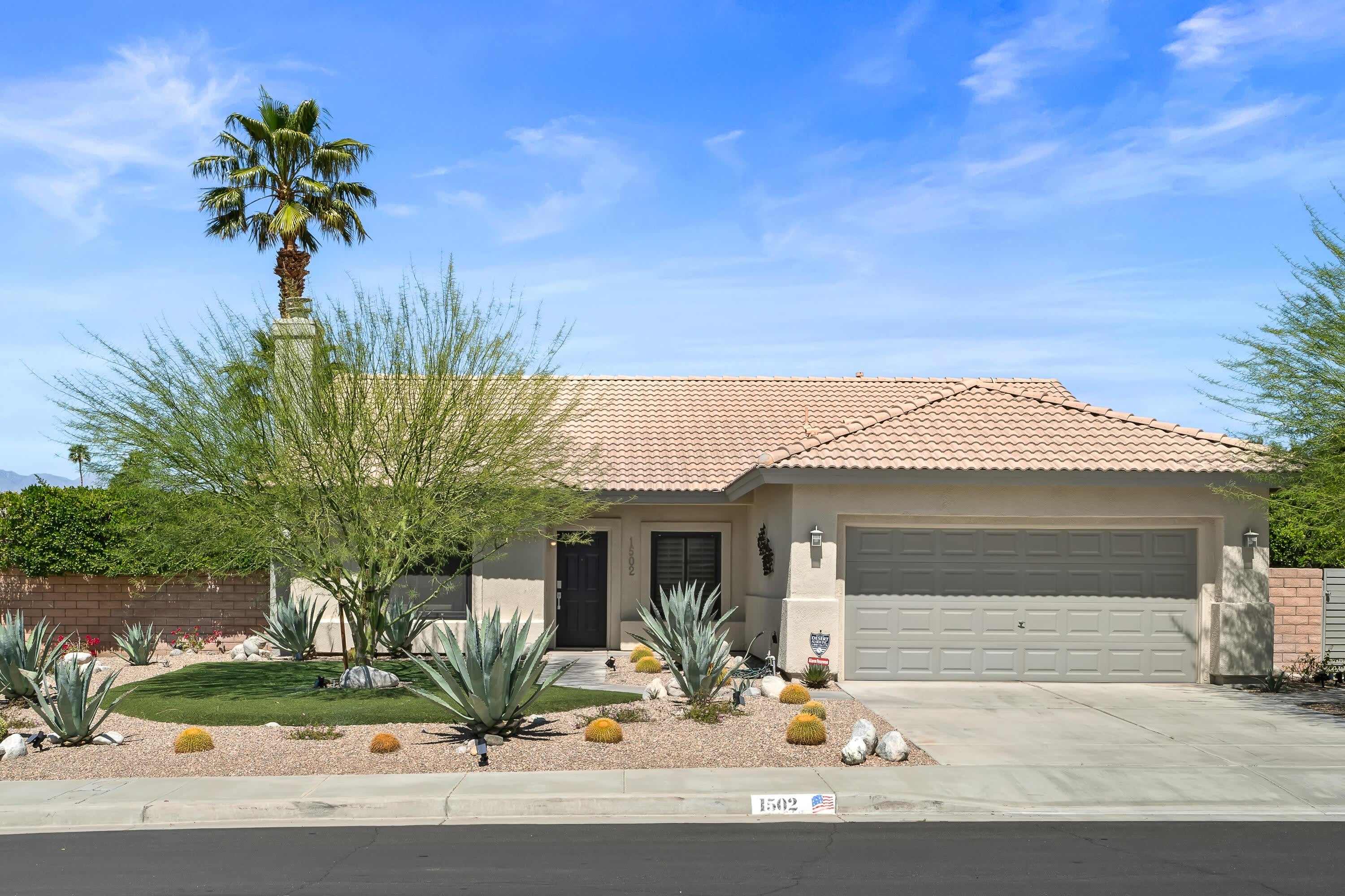 1502 Amelia Way – photo 5