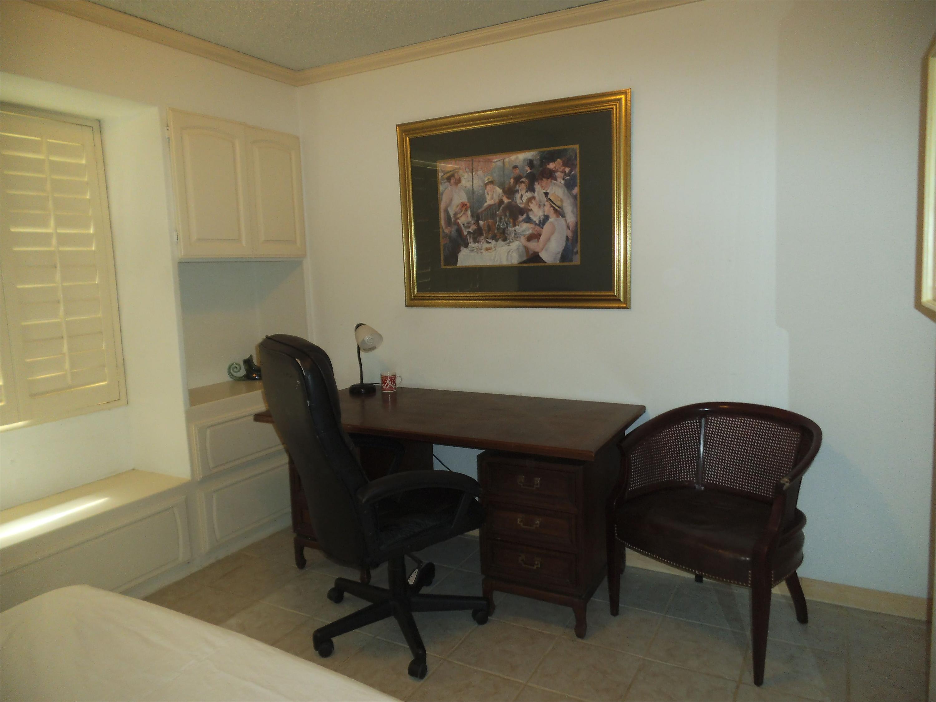 102 East Manfield – photo 1