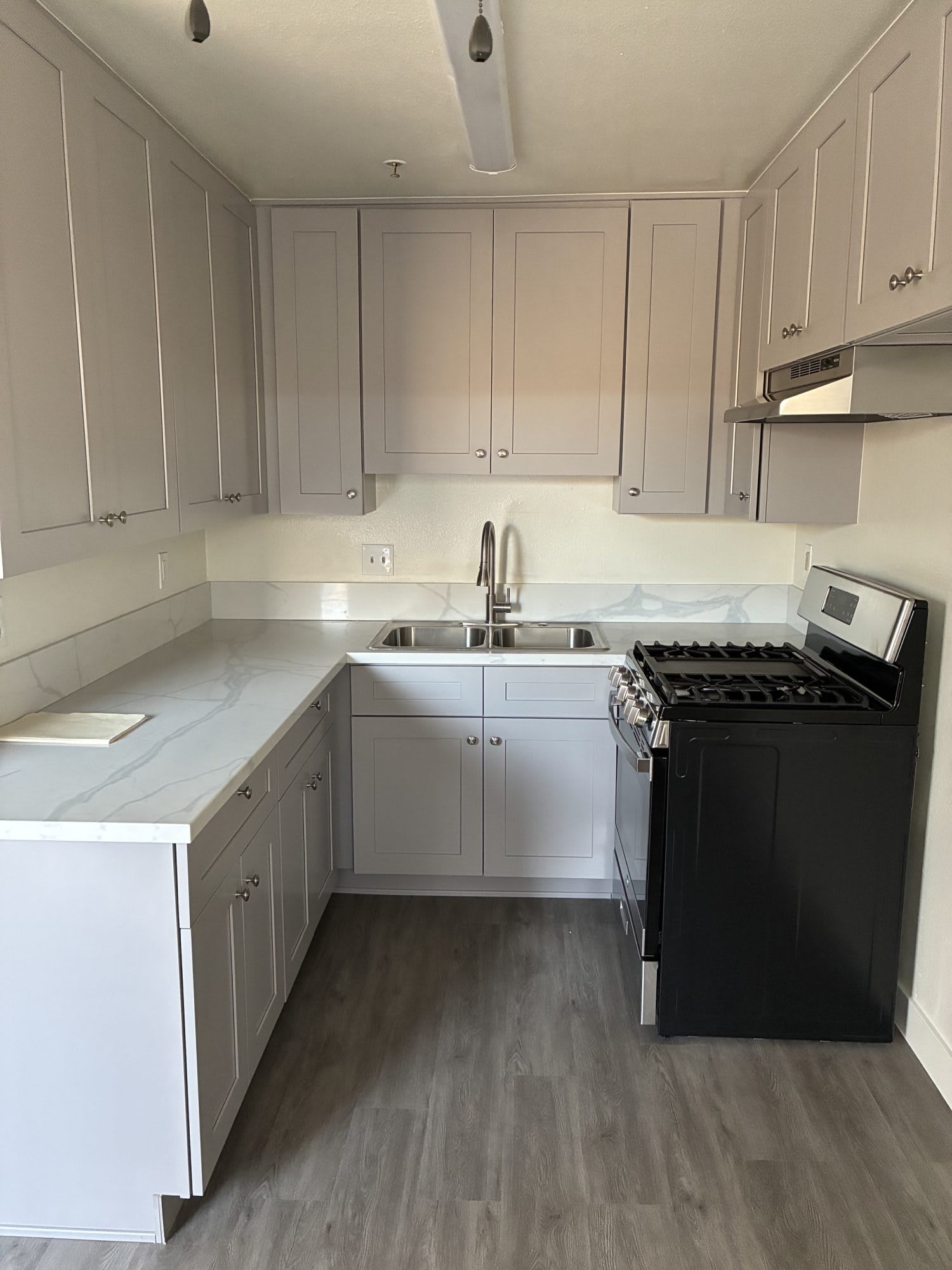 3341 Andrita St – photo 2