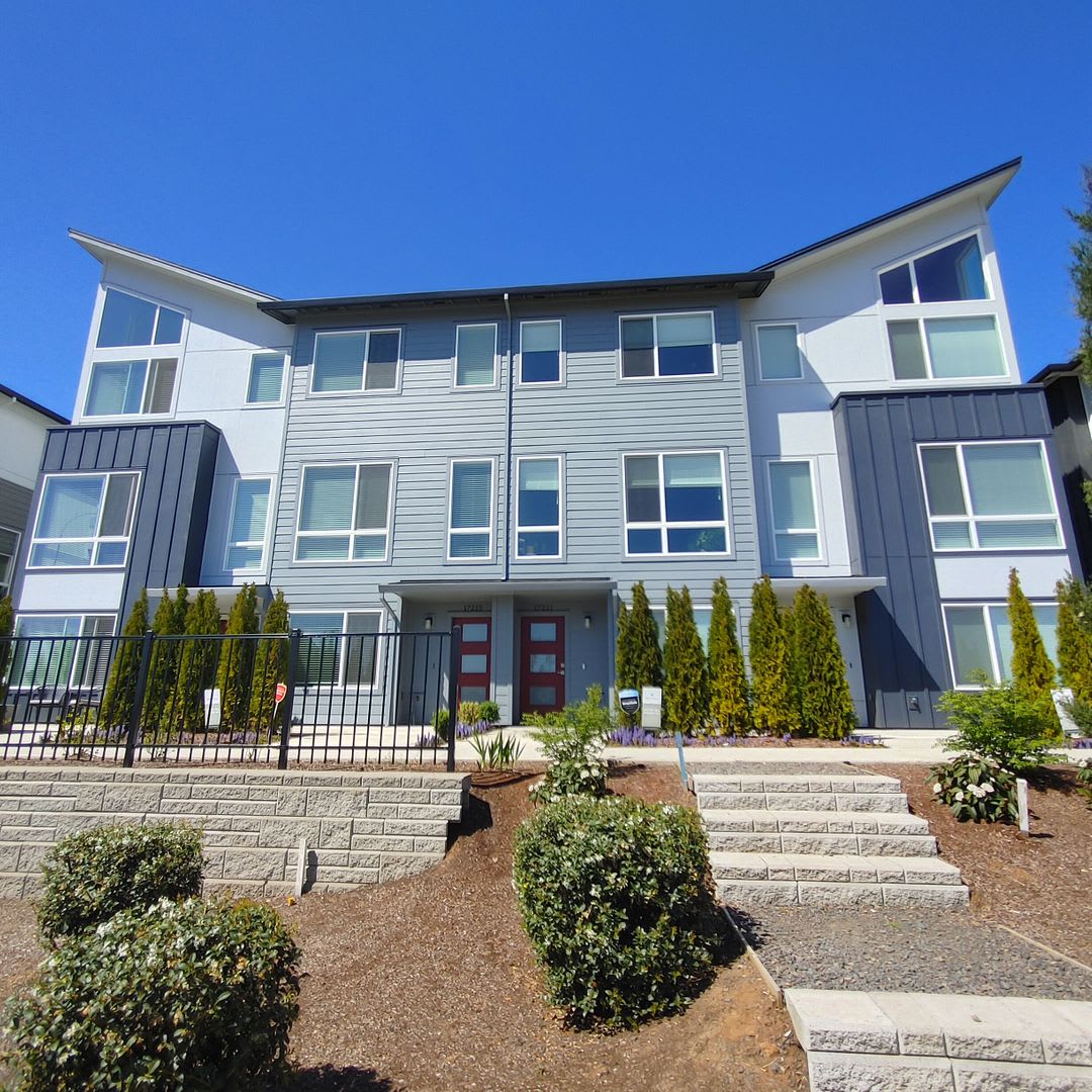 Stunning Newer Construction Home With 2 Master Suites Located In The Desirable Mountainside Heights Neighborhood Across From Mountainside High School Comes Either Furnished Or Unfurnished – photo 1