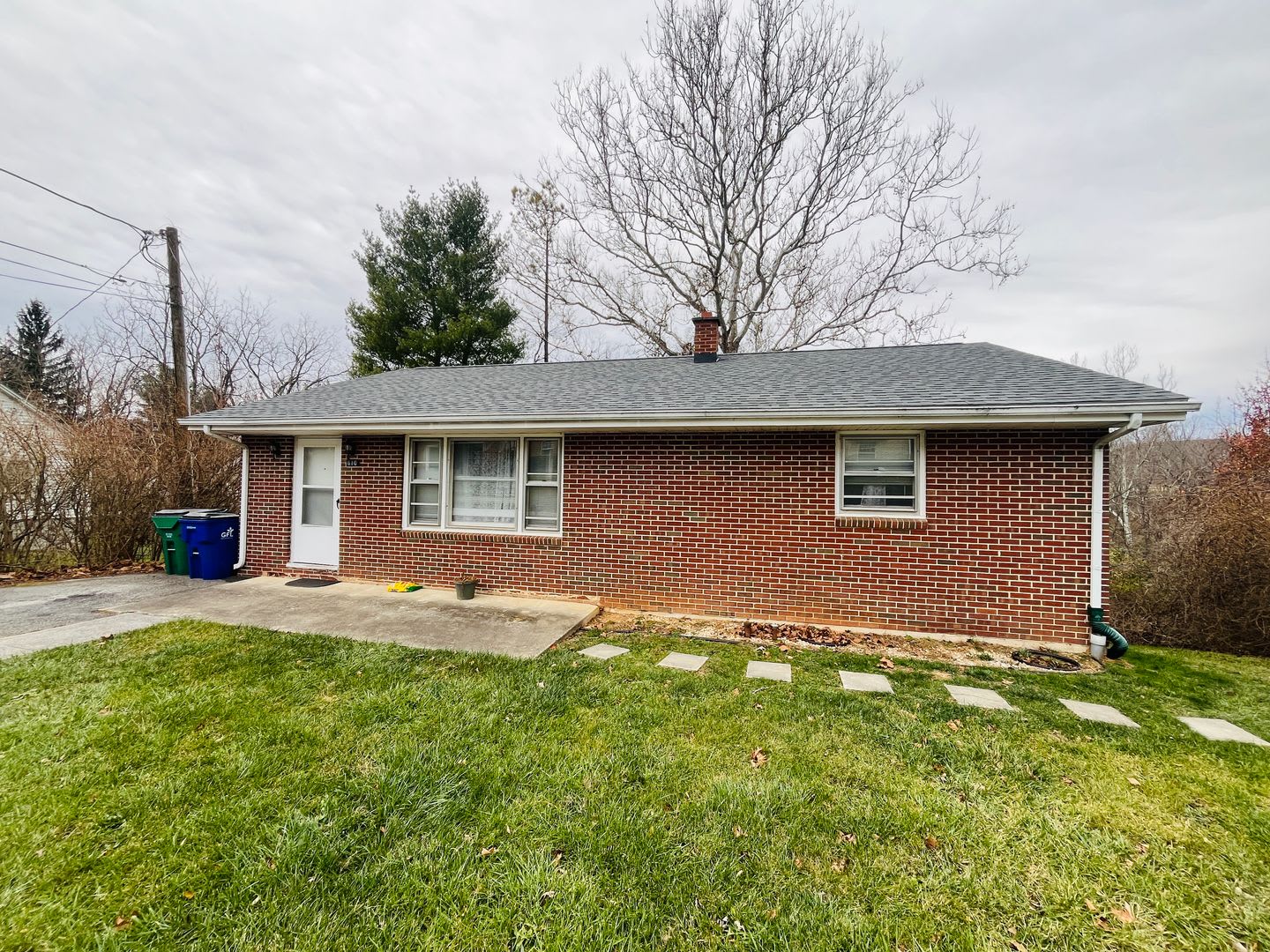 3 Bedroom, 1 Bath House – photo 1