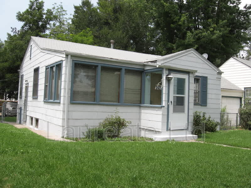 2425 Humboldt St – photo 1
