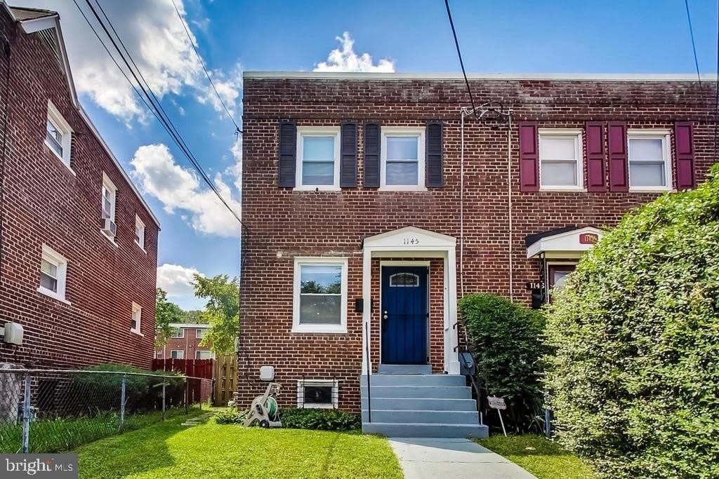 1145 46TH Place SE – photo 1