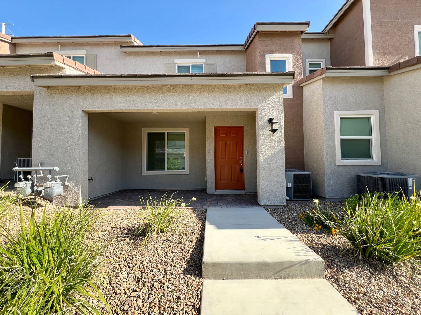 NEWER BUILD 3BD/2.5BA TOWNHOUSE IN NORTHWEST – photo 1