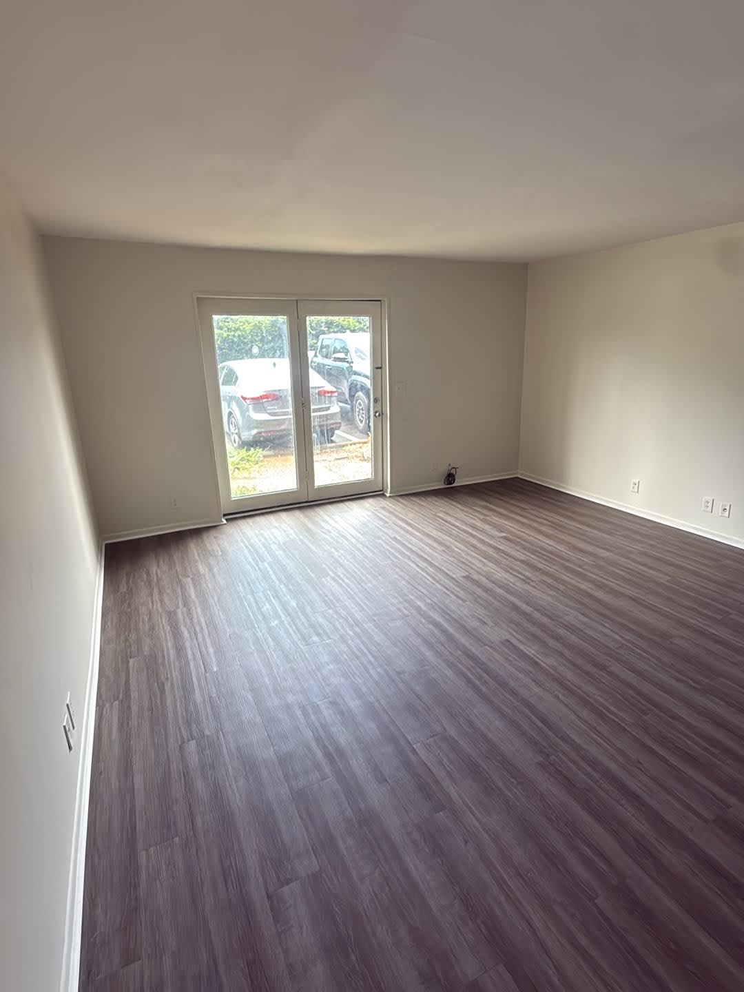 1083 Harold Drive – photo 4