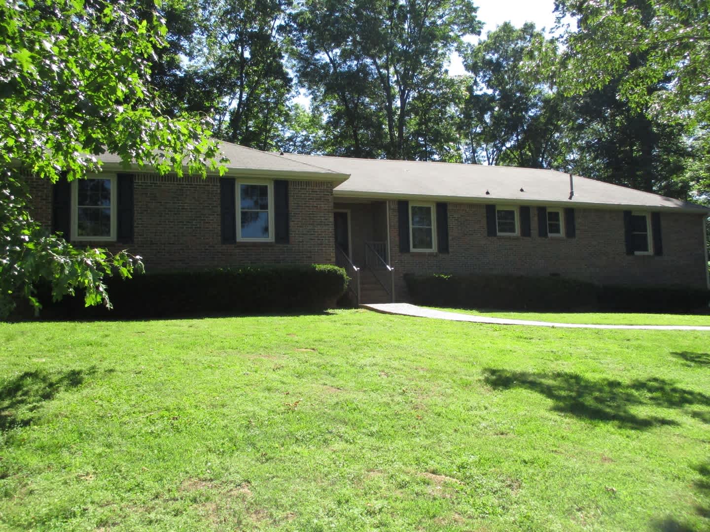 3 Bedroom 2 Bath Home For Rent Across From The Golf Club! – photo 1