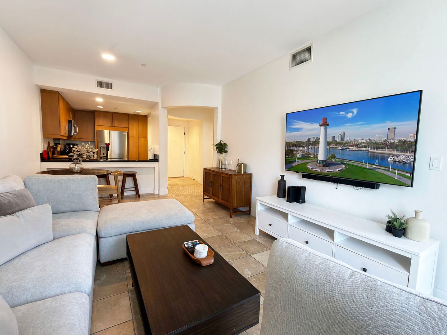 **150 The Promenade N #415 Long Beach** Upstairs Spacious 2 bedroom 2 bath – photo 2
