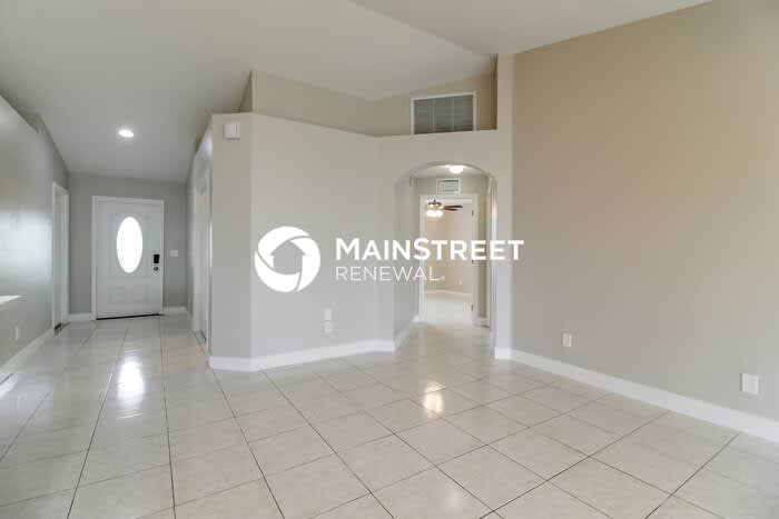 3318 34Th Street Southwest – photo 2