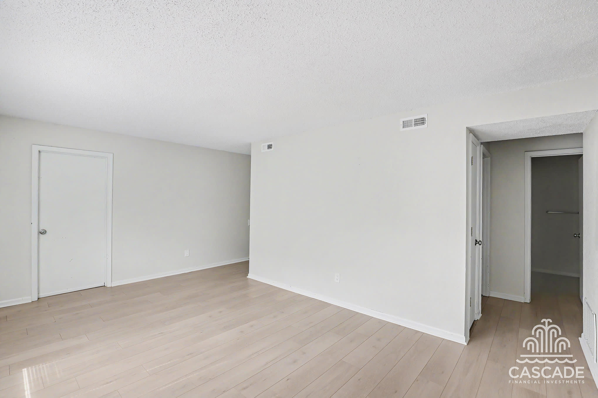 1032 NE Lindsay AvenueD – photo 2