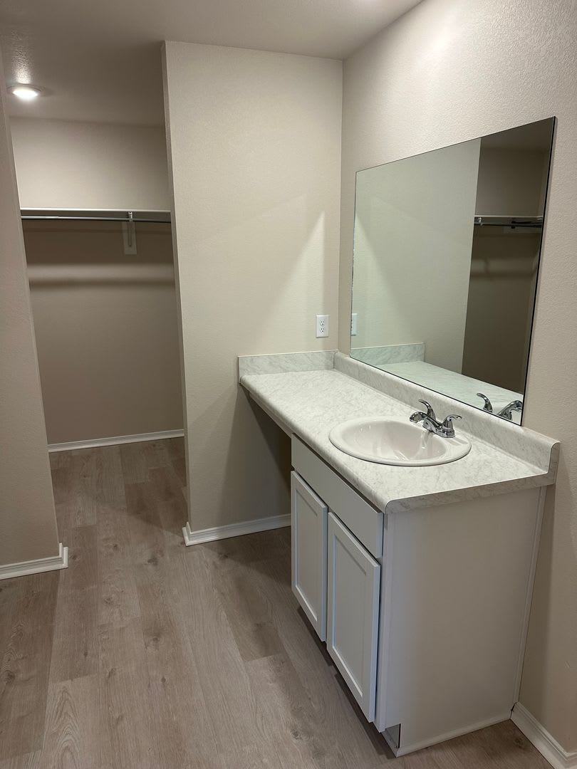 PRE-LEASING NOW! Discover This Charming Three-Bedroom, Two-Bathroom Home in Jonesboro! – photo 5