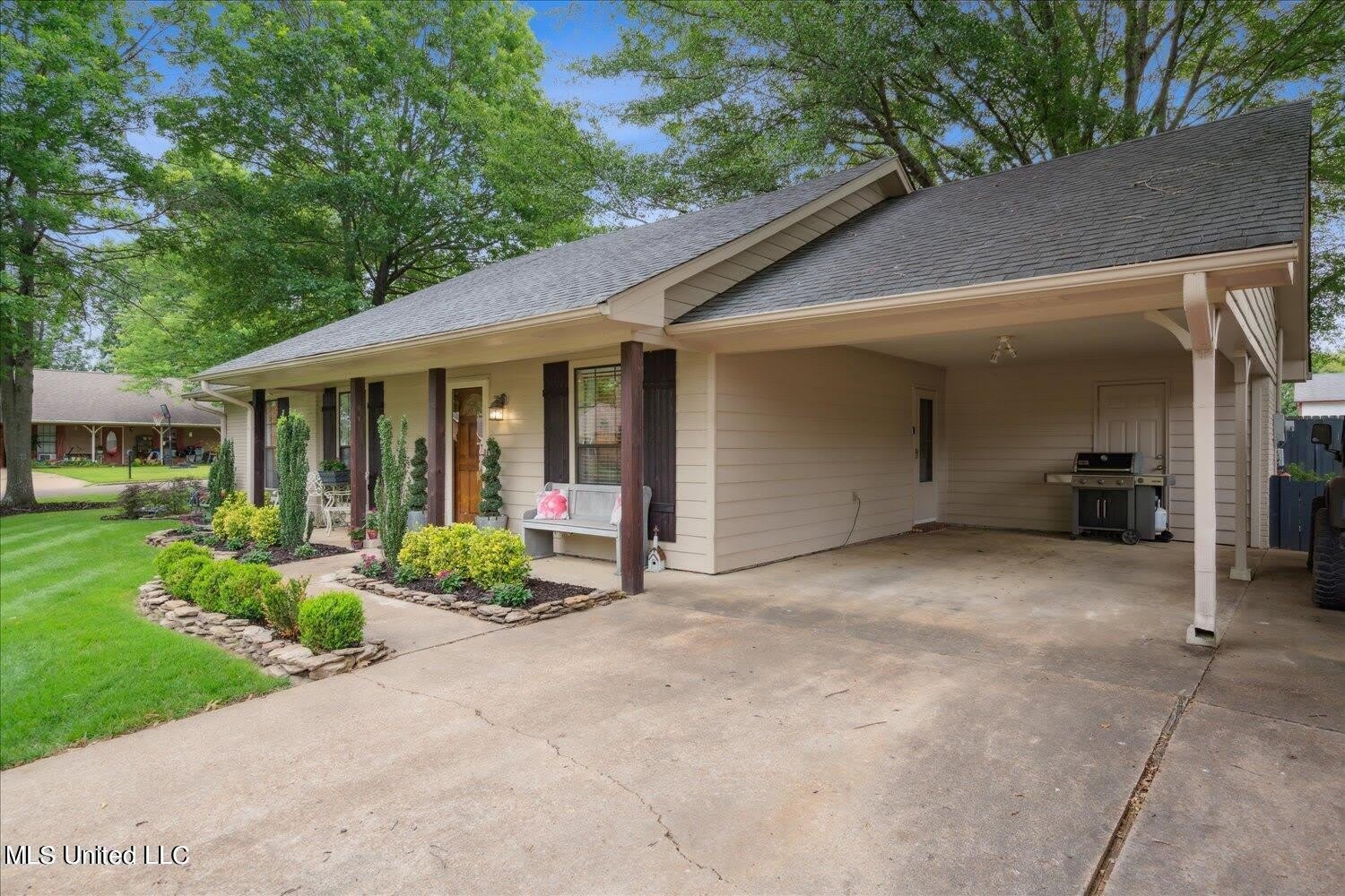 6772 Ashland Drive – photo 2