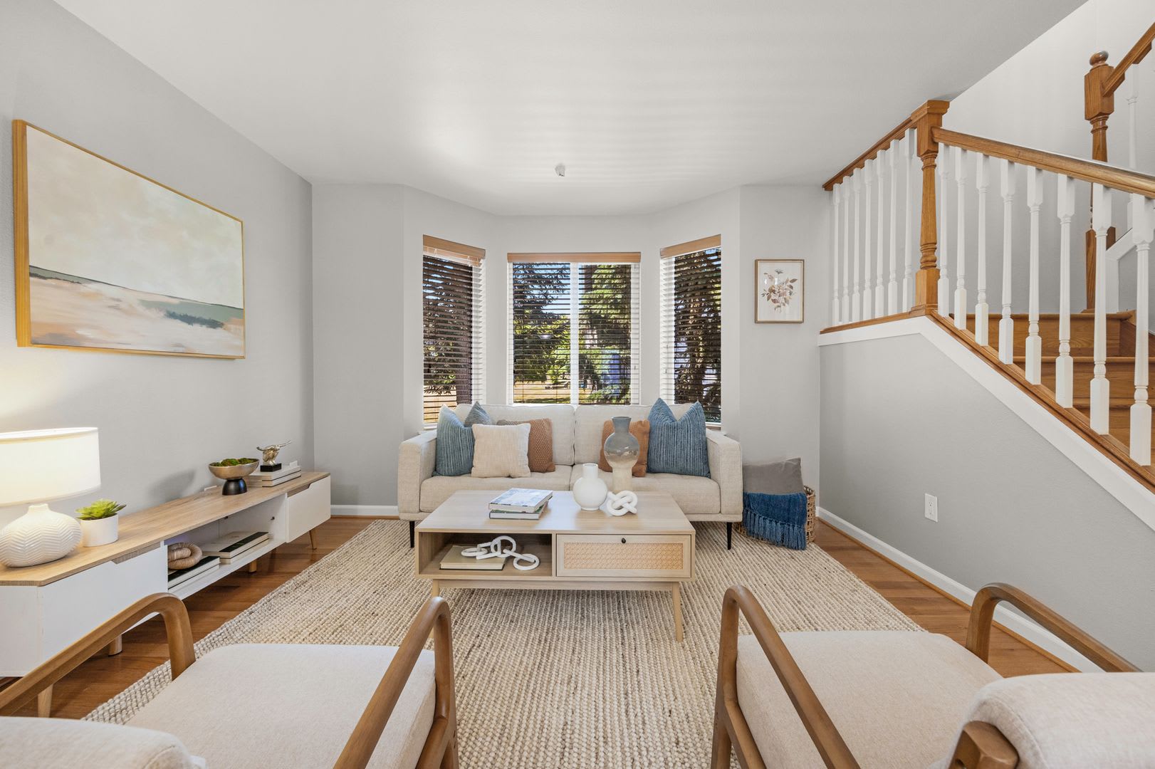 Spacious Townhome with 2 Car Garage – photo 3