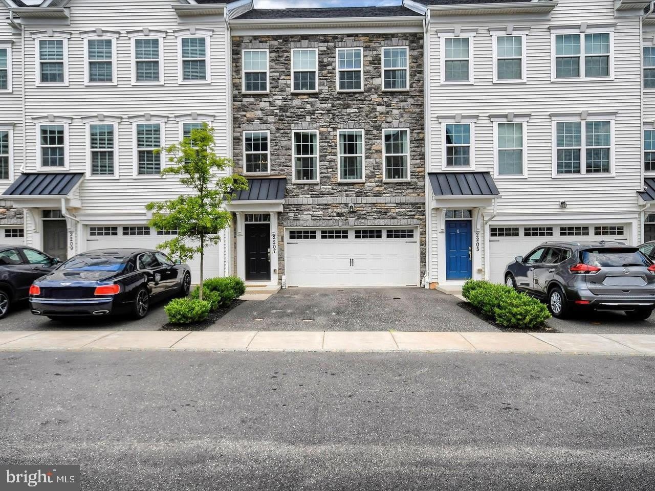 2207 EVIN DR – photo 1