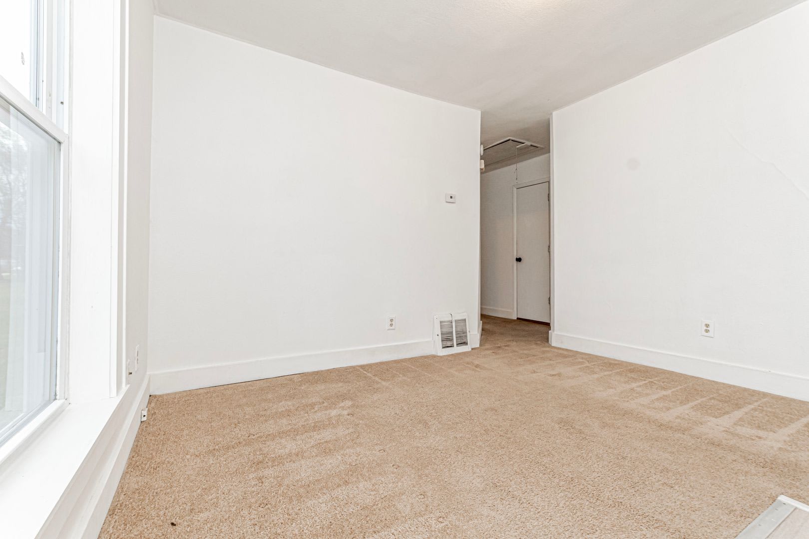 Please View 3D Virtual Walk-Through Before Scheduling a Showing – photo 3
