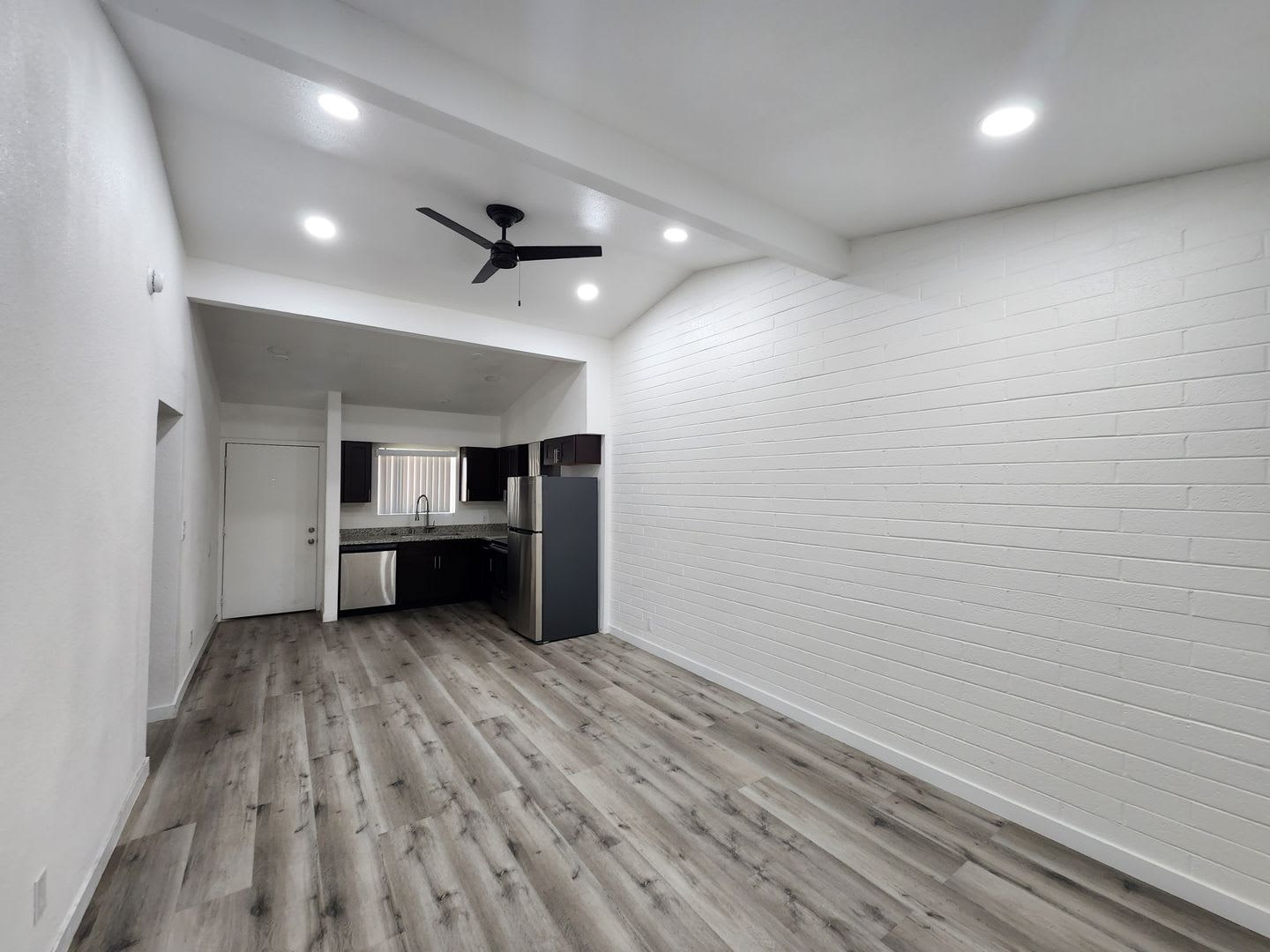 211 S 13th St Unit 04 – photo 5