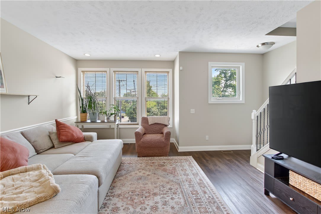 10933 Detroit Avenue – photo 4