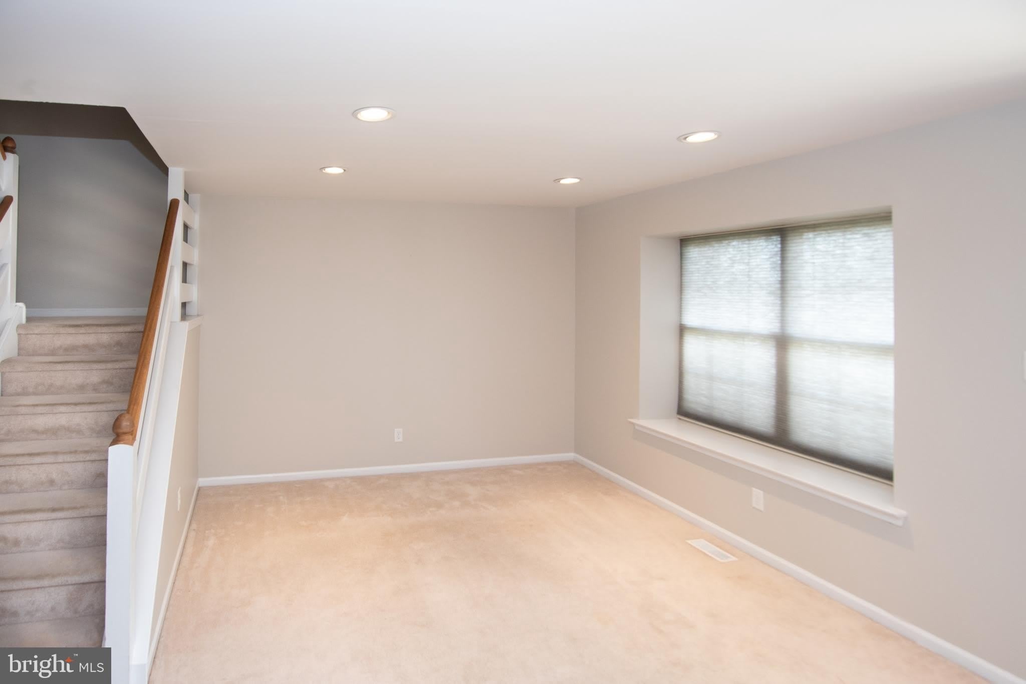 652 Longwood Road – photo 3