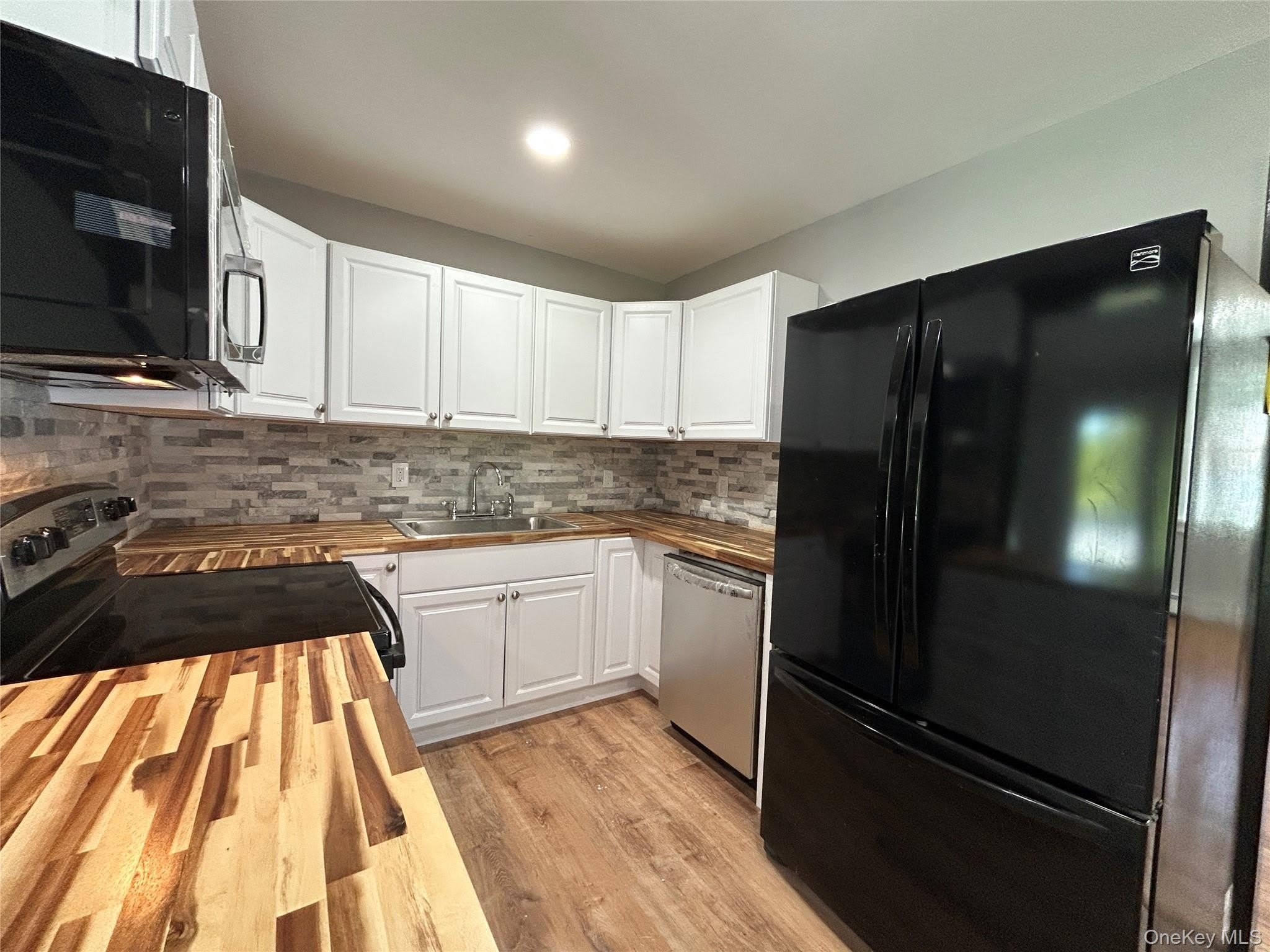 32 Reimer Avenue – photo 3
