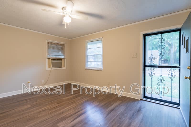 3328 Douglass Avenue – photo 5