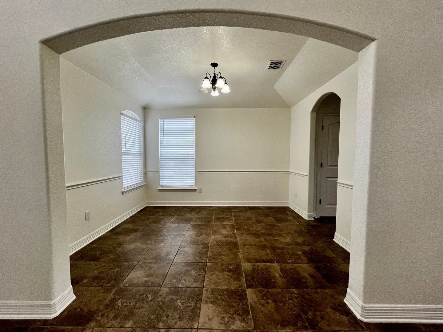 Spacious 5 Bedroom 3 5 Bath Home In Northeast San Antonio Minutes From Randolph Afb And Ikea – photo 5