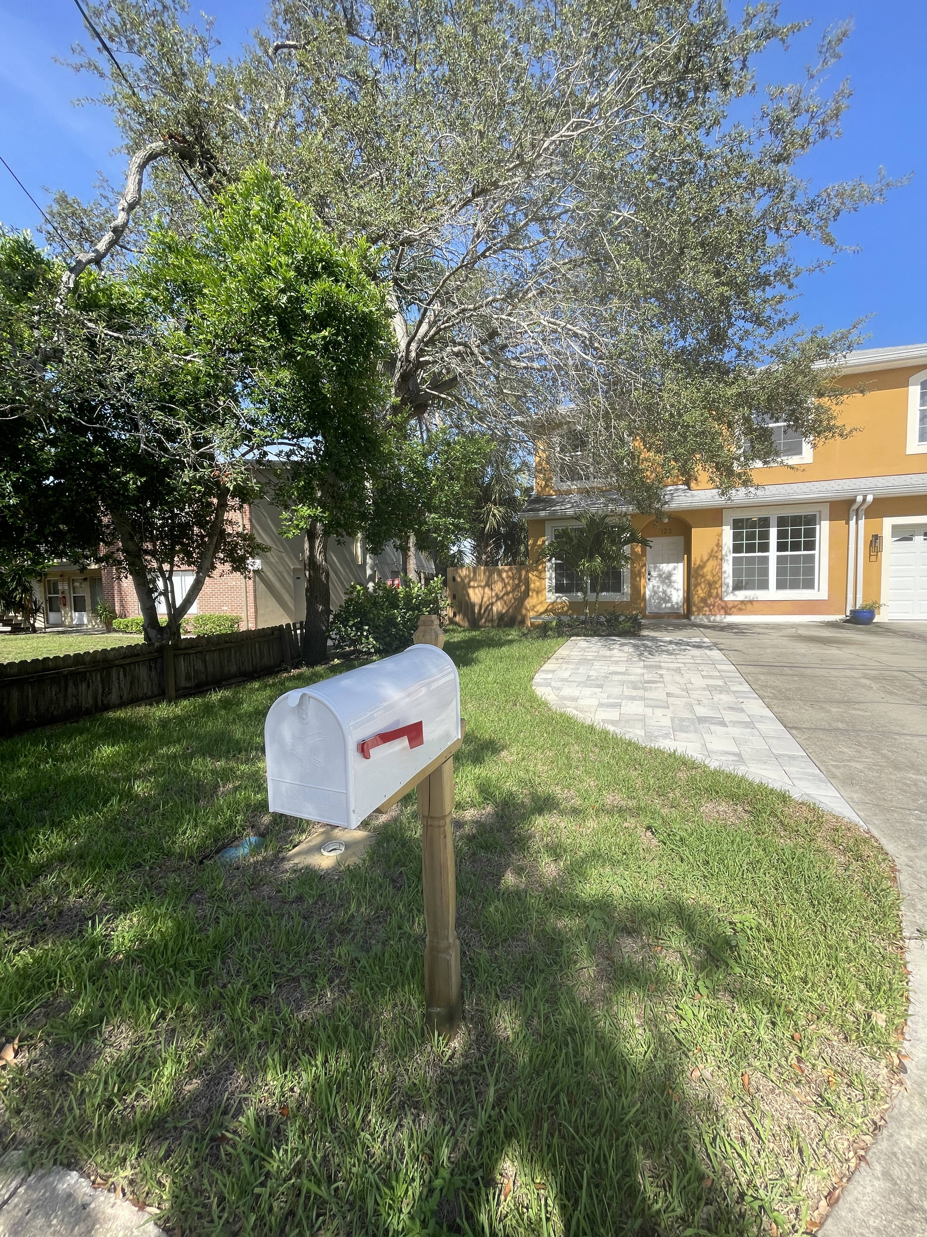 123 Kenwood Ave – photo 2