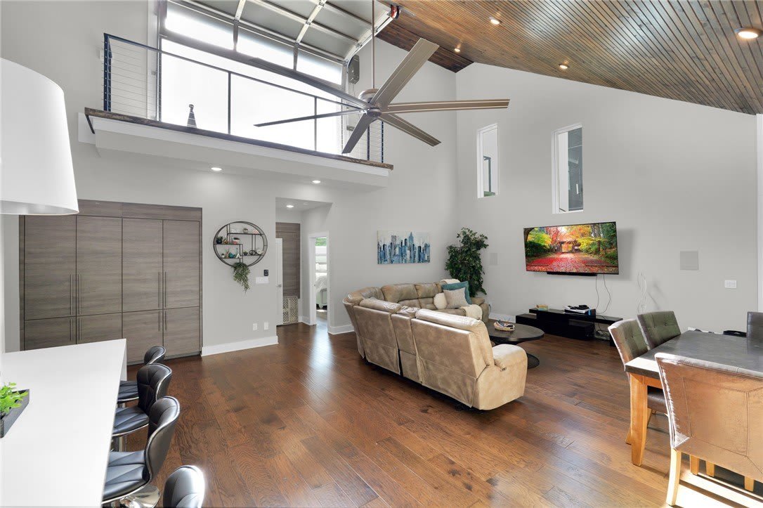1546 N Desoto Place – photo 4