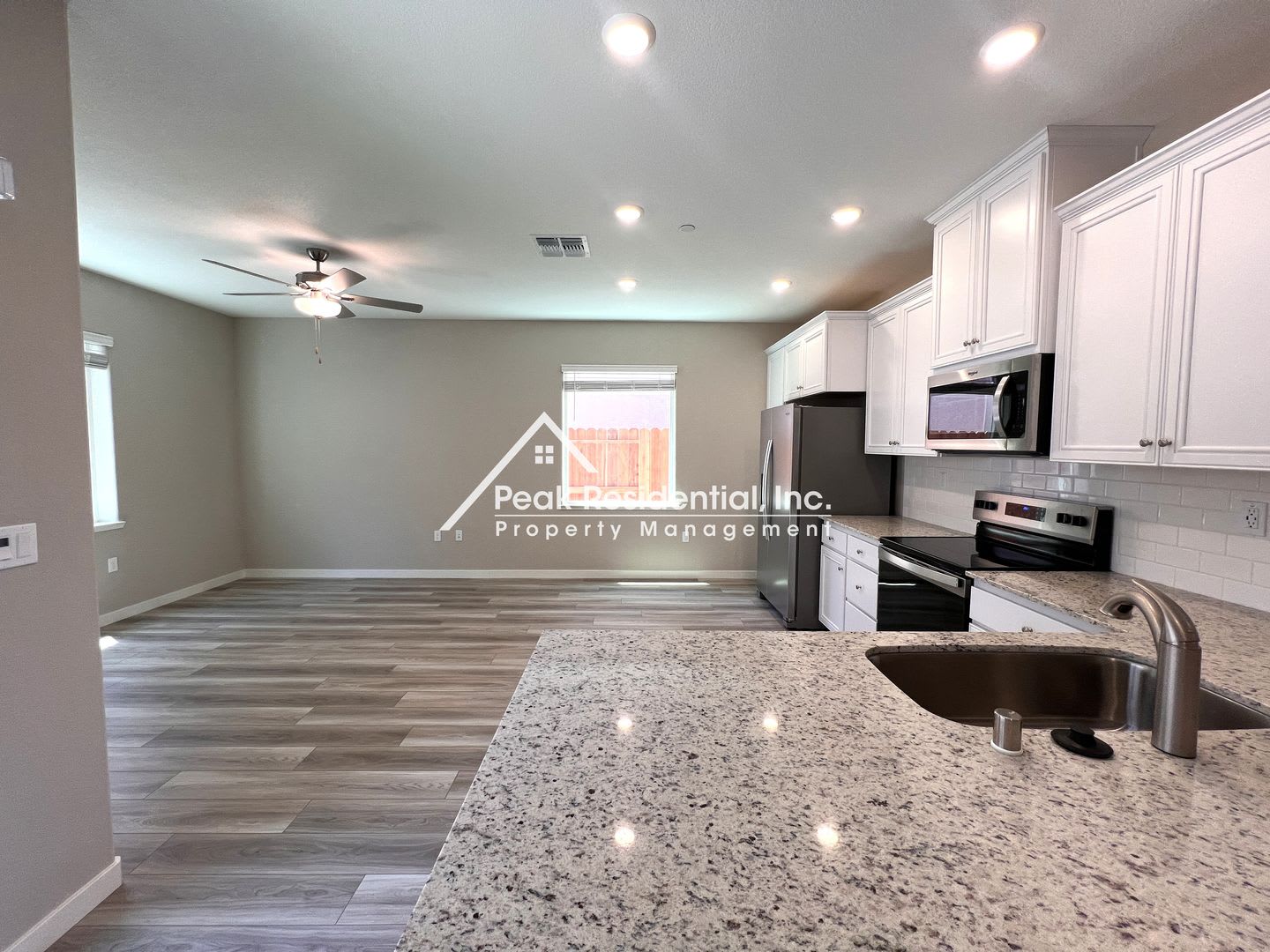 Brand New 3bd/2.5a Lincoln Home With Loft-Must See! – photo 5