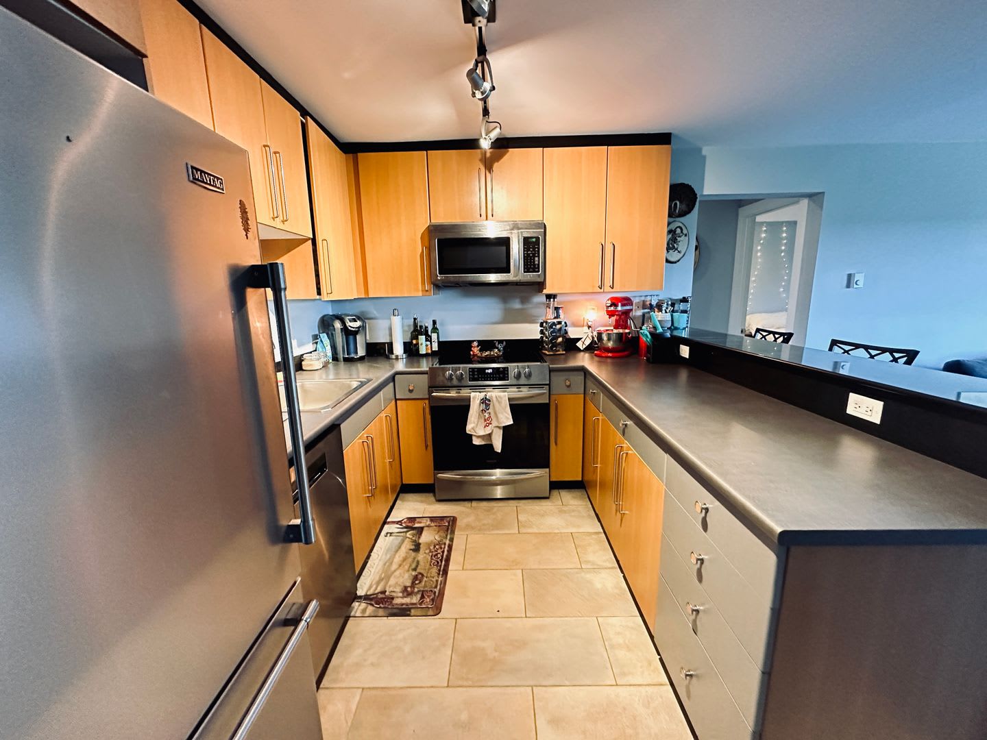 Sunny 1 Bed 1 Bath Condo In Fremont – photo 3