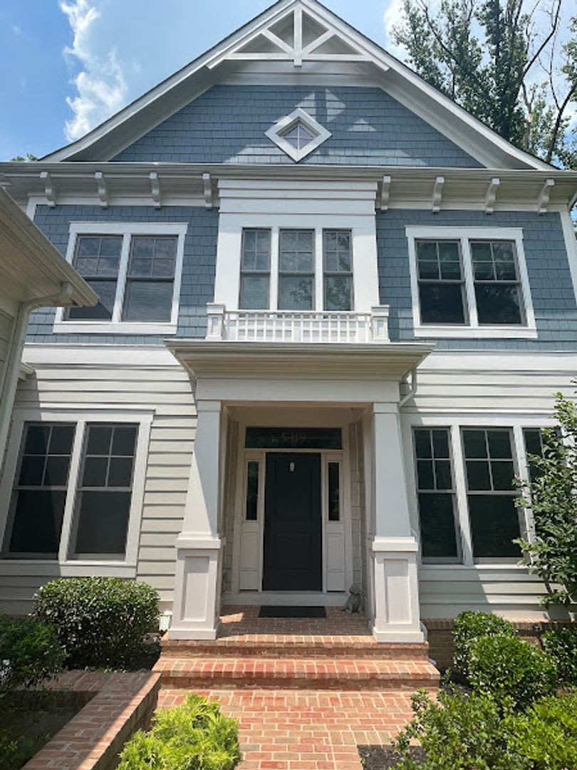 5 Bed 4 Bath LUXURIOUS CRAFTSMAN set in Bethesda Mews – photo 2