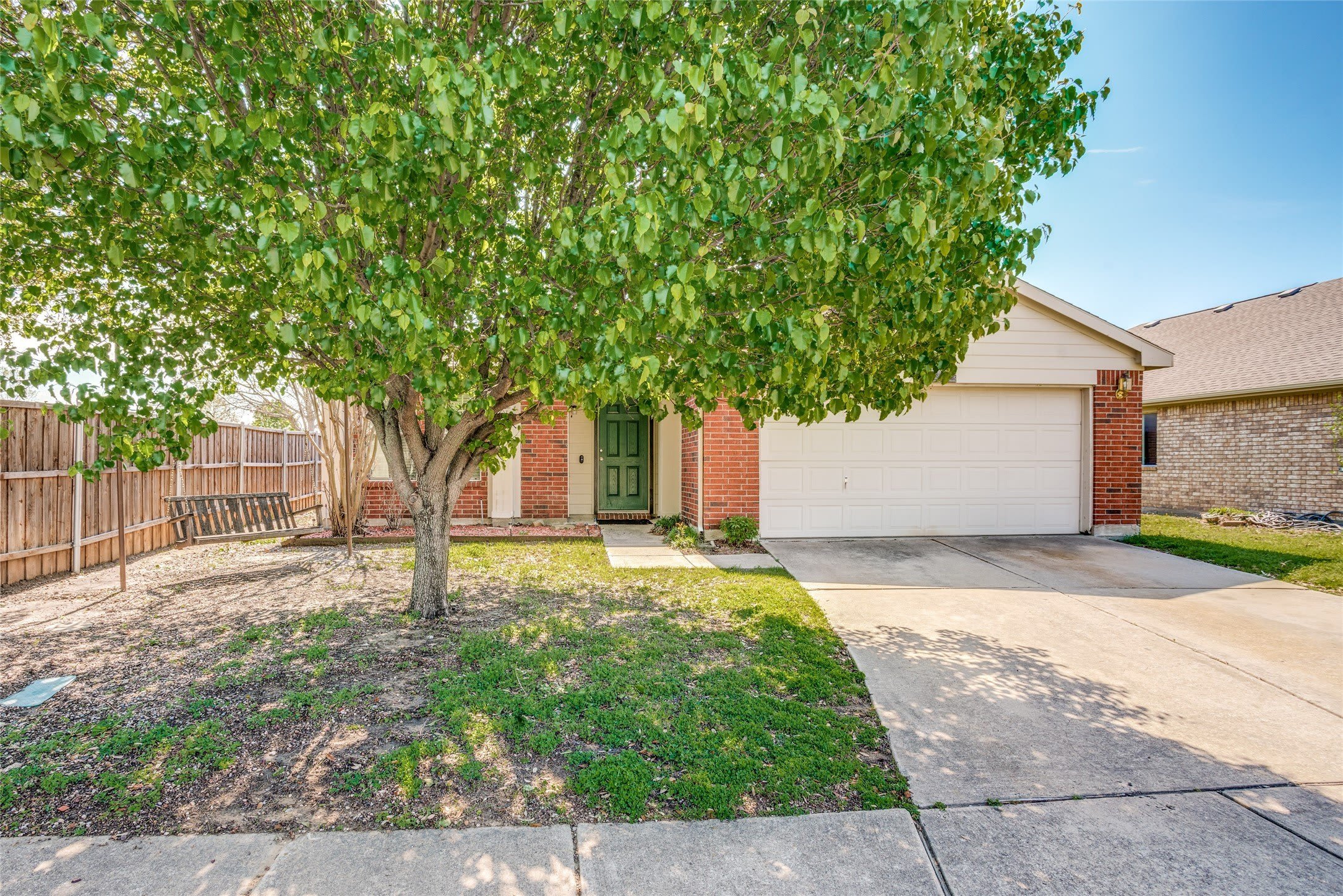 821 Oak Hollow Lane – photo 1