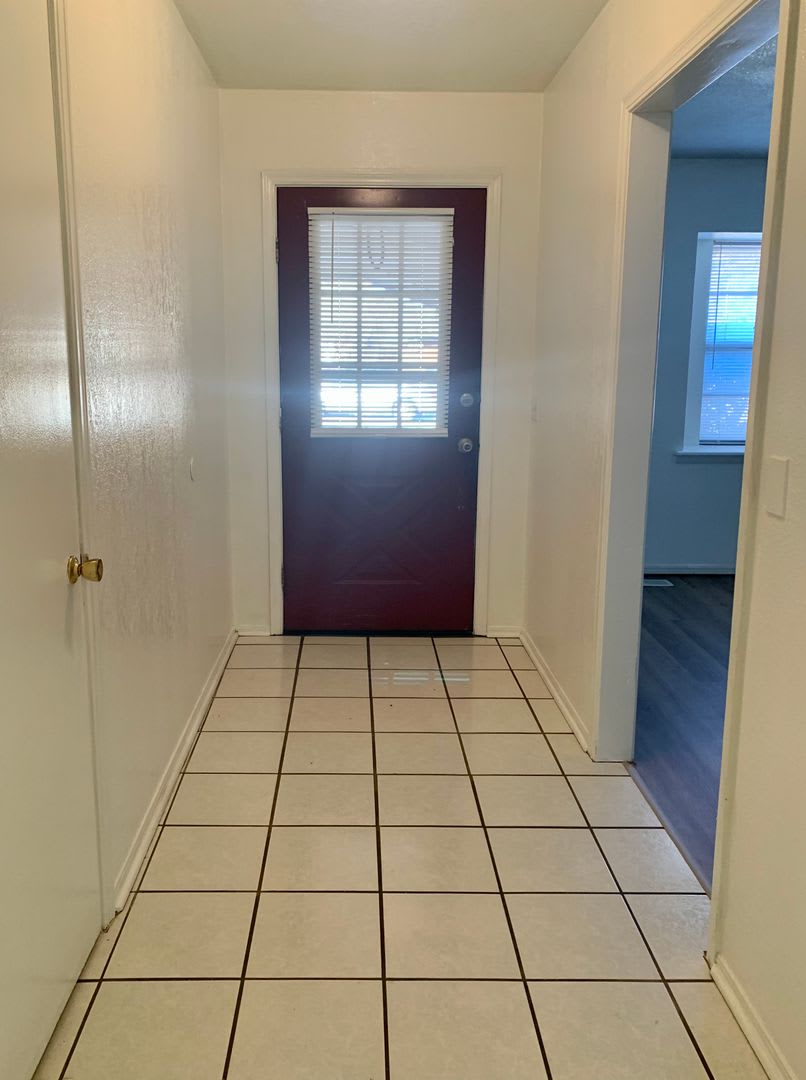 3 Bed, 2 Bath Home in the Village! – photo 3