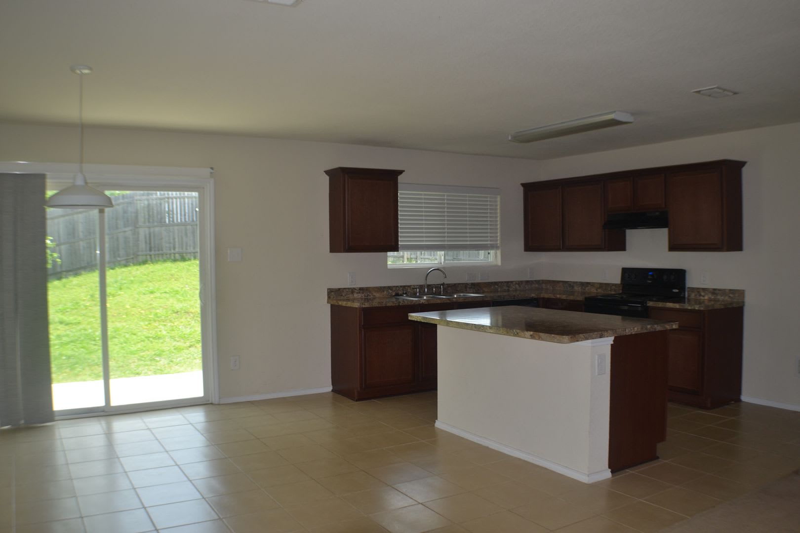 House for Lease in Sherman – photo 2