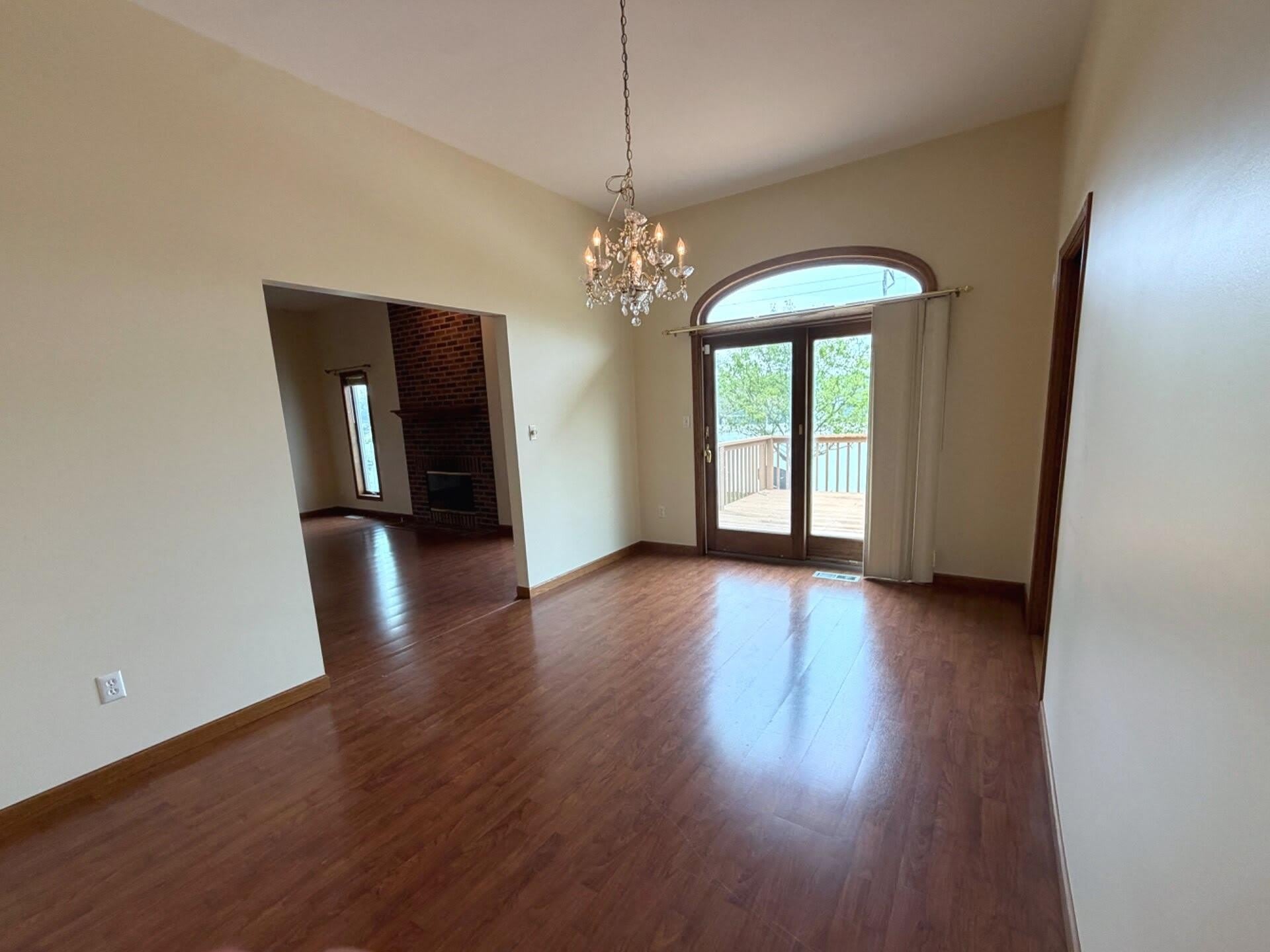 1533 Churchill Drive – photo 4