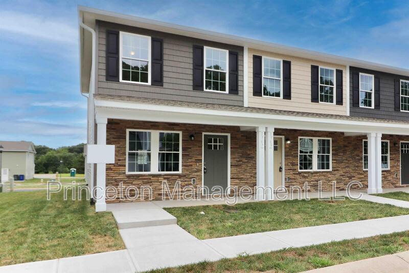 3967 Newhall Dr. NW – photo 2