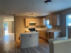 4211 Falcon Drive – photo 2