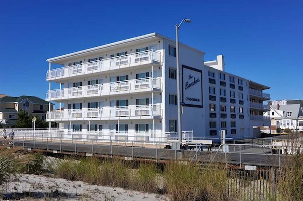 5400 Boardwalk – photo 1