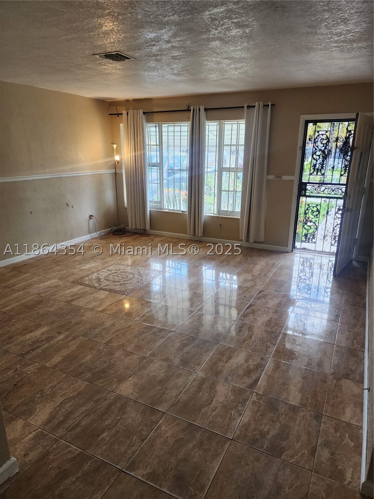 17200 NW 11th Ave – photo 3